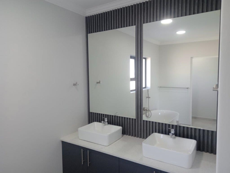 3 Bedroom Property for Sale in Paradise Beach Eastern Cape